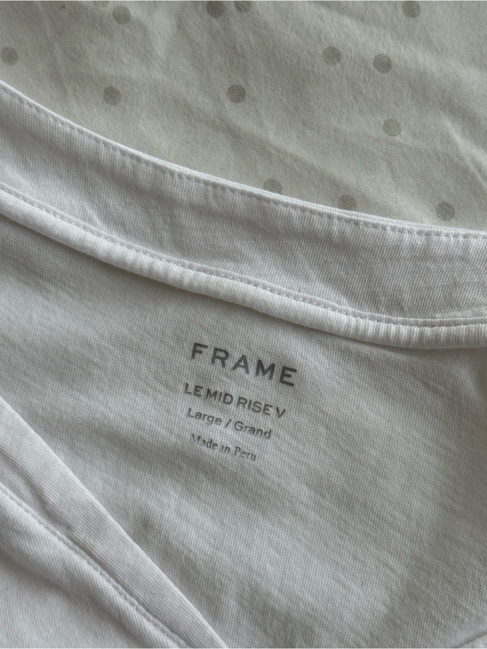 2x Frame 100% Organic Cotton V-Neck Tees - Size L - Picture 3 of 4
